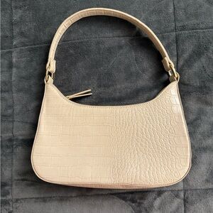 Elegant Cream Crocodile-Embossed Women's Bag